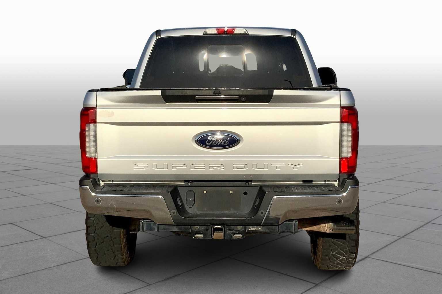 2018 Ford F-250 Lariat photo 4