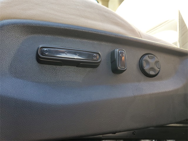 2017 Honda CR-V EX photo 16