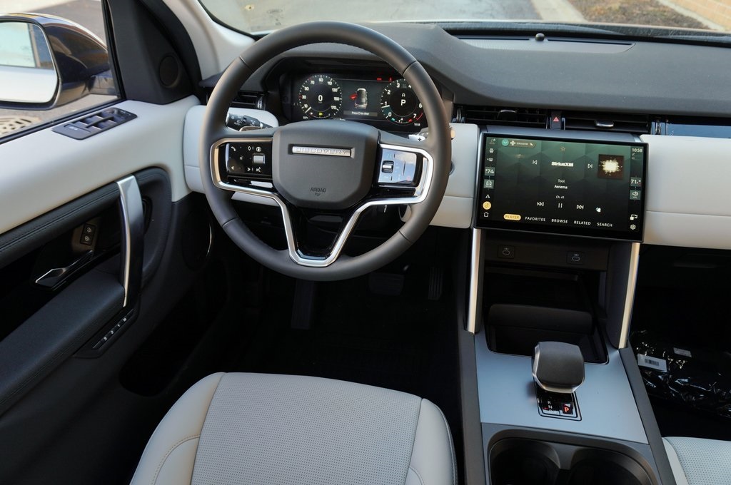 2025 LAND ROVER DISCOVERY SPORT - Image 14