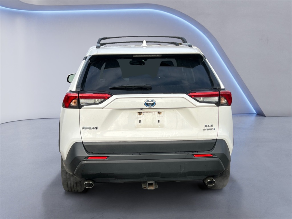 2021 Toyota RAV4 XLE photo 3
