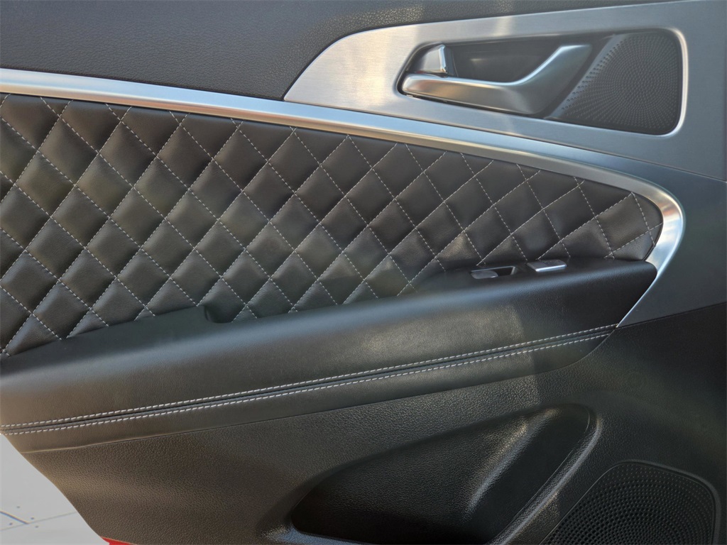 2020 Genesis G70 3.3T photo 18