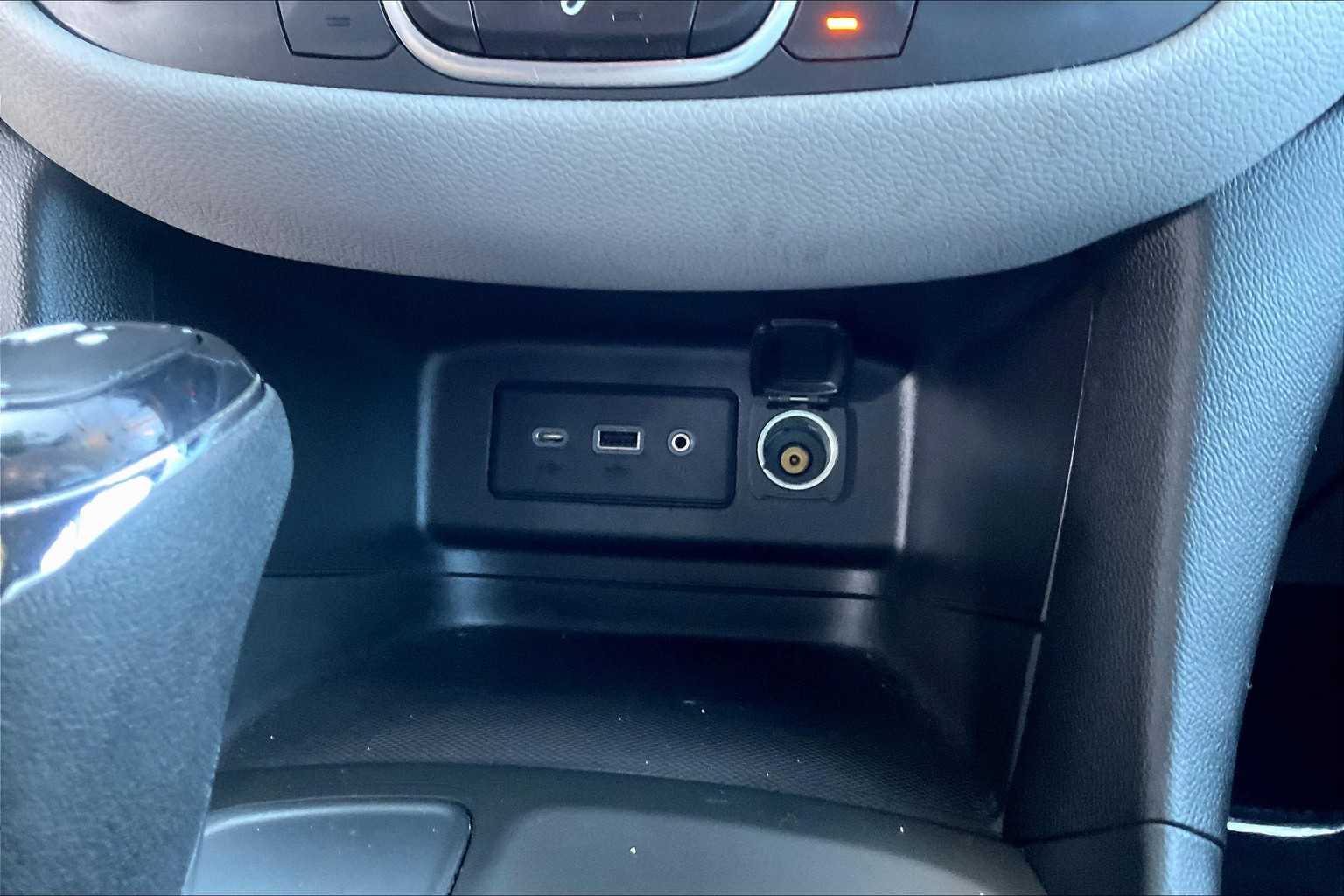 2019 Chevrolet Equinox LT photo 30