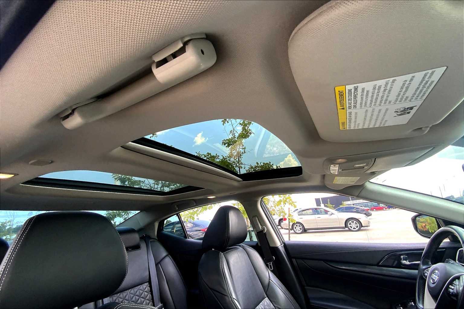 2020 Nissan Maxima Platinum photo 12