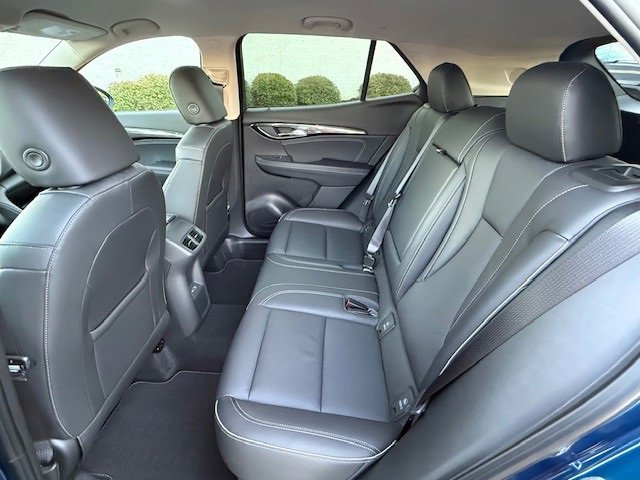 2023 Buick Envision Essence photo 13