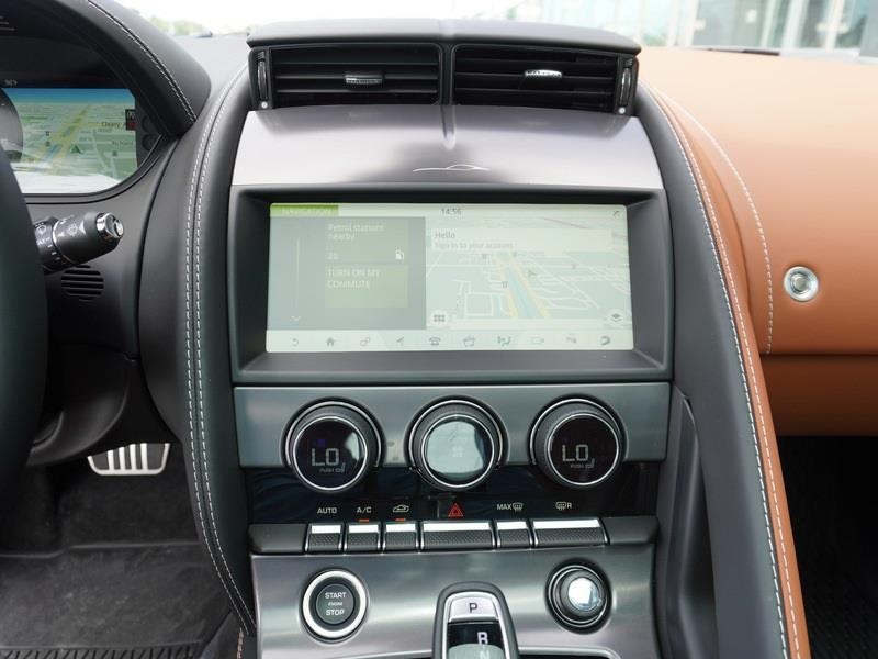 2024 Jaguar F-TYPE P450 photo 11