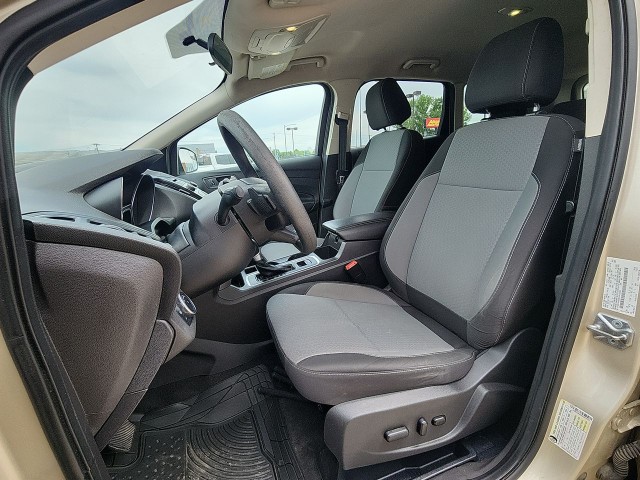 2017 Ford Escape SE photo 2