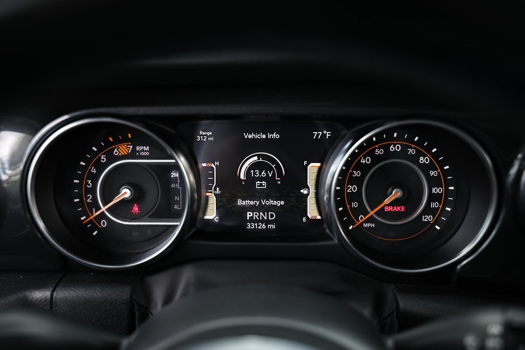 2022 Jeep Wrangler Unlimited Sahara Altitude photo 30