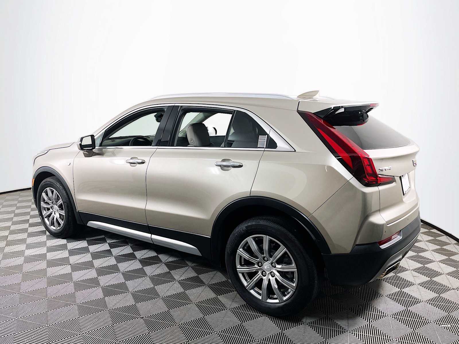 2022 Cadillac XT4 Premium Luxury photo 6