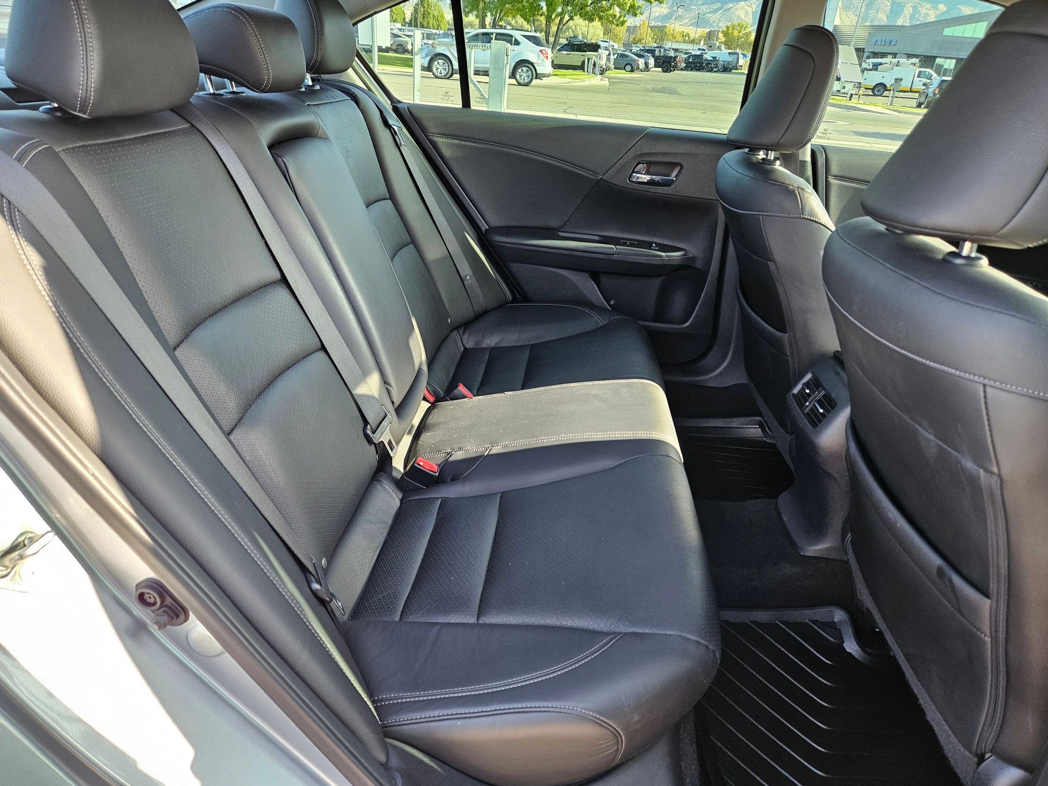 2017 Honda Accord Touring photo 29