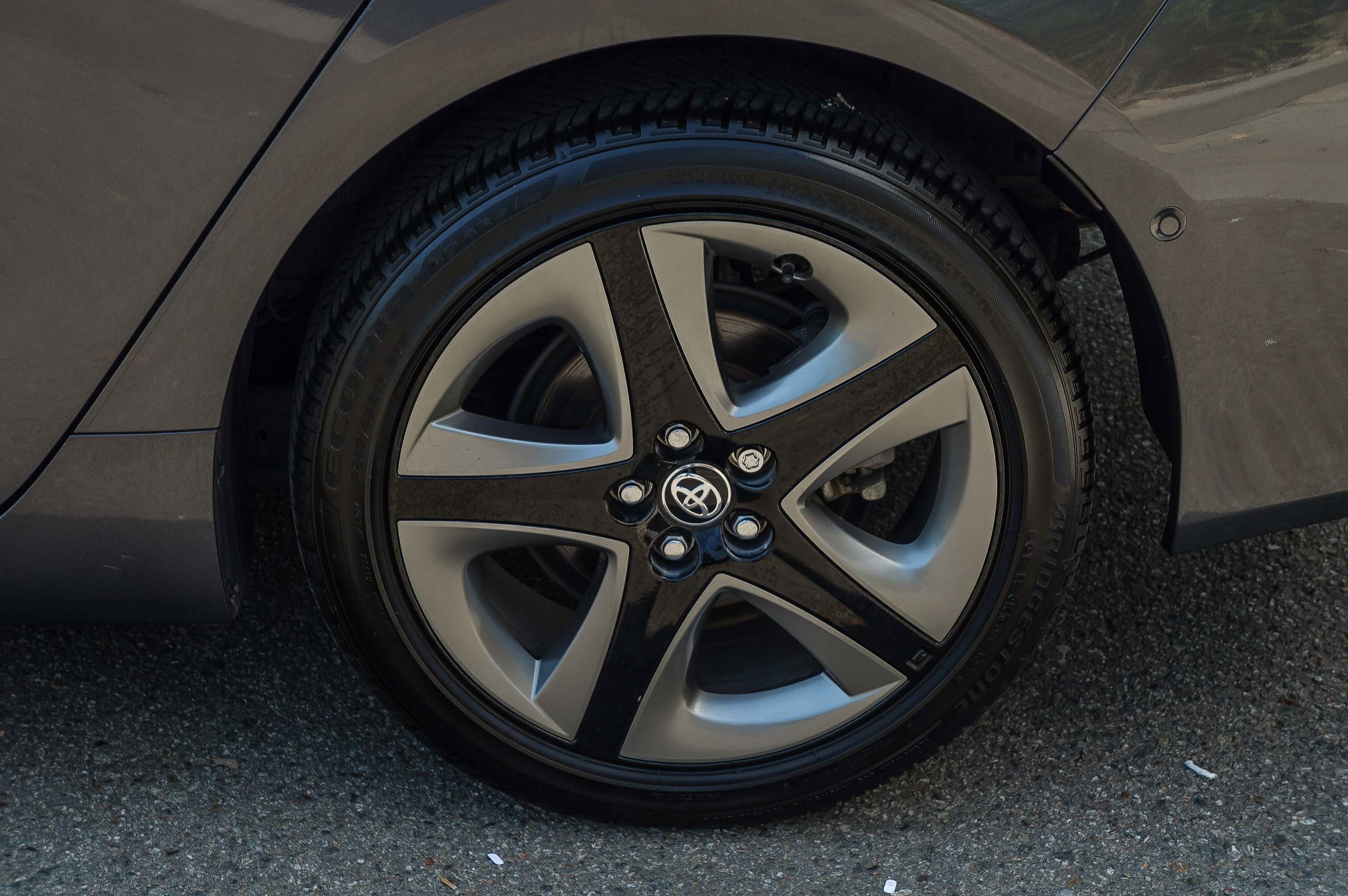 2022 Toyota Prius Limited photo 10