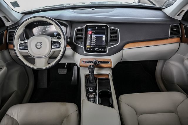 2021 Volvo XC90 Momentum photo 22
