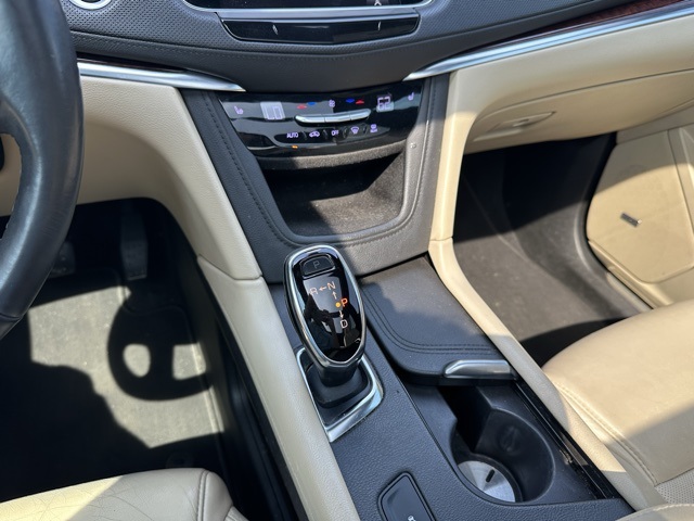 2018 Cadillac XT5 Luxury photo 23