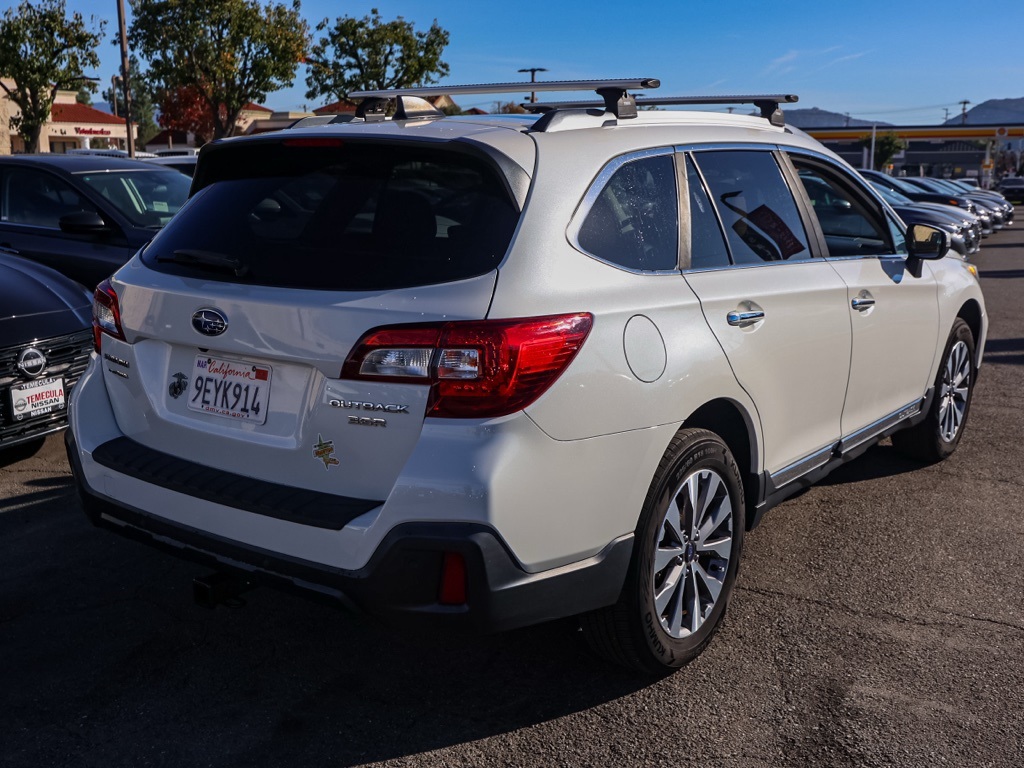 2019 Subaru Outback 3.6R Touring photo 3