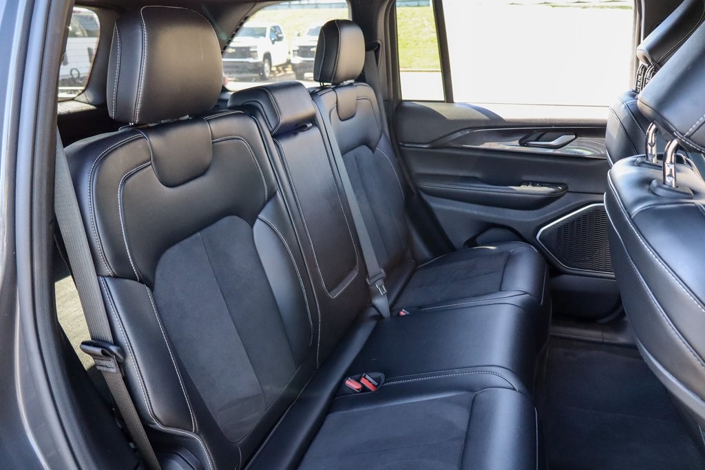 2022 Jeep Grand Cherokee Altitude photo 13