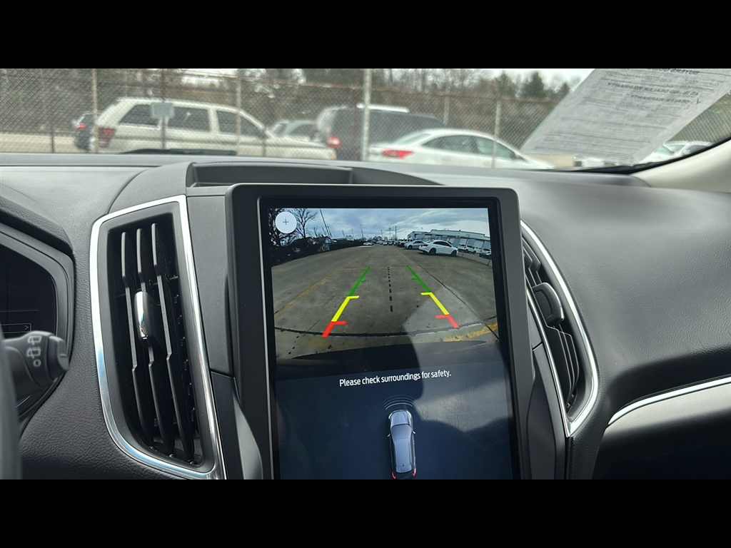 2022 Ford Edge Titanium photo 16