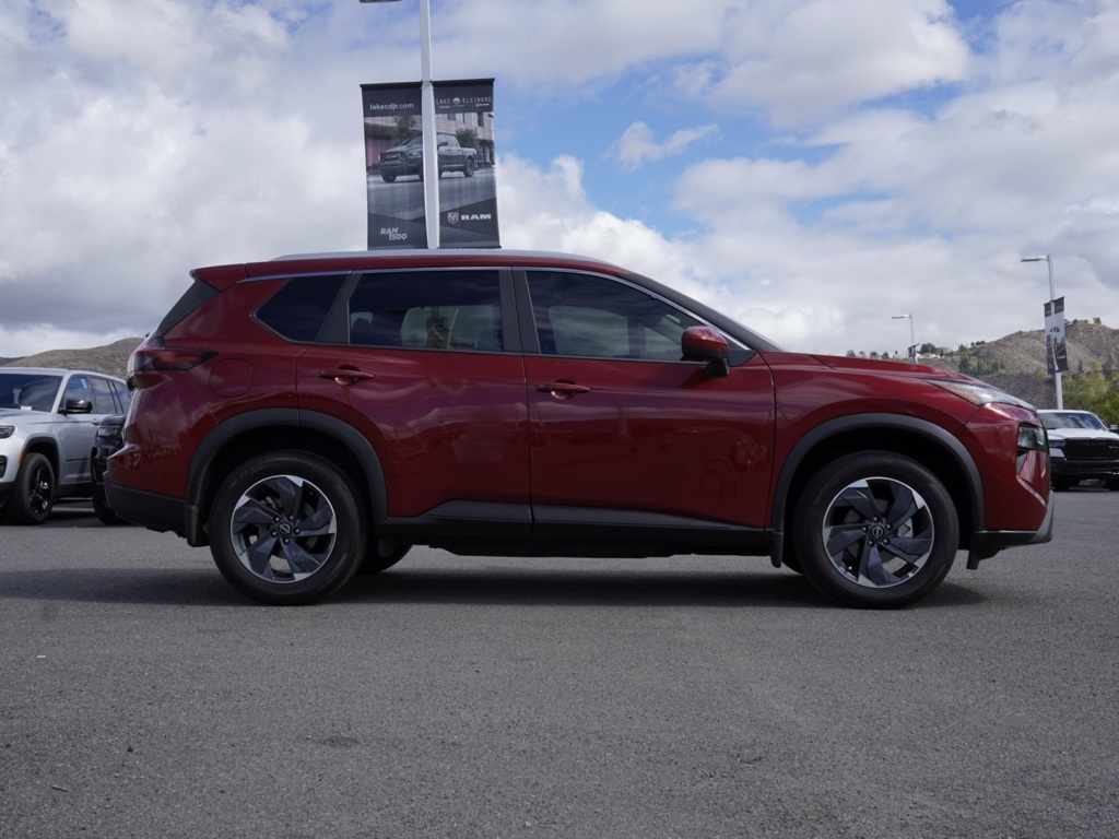 2024 Nissan Rogue SV photo 2