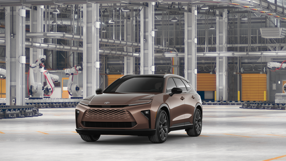 2025 Toyota Crown Signia Limited's photo