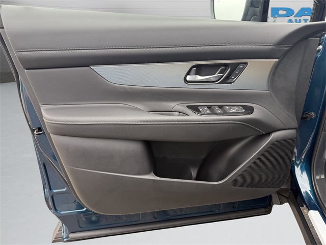 2025 Nissan Murano SL photo 12