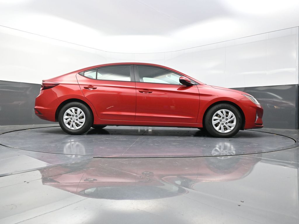 2019 Hyundai Elantra SE photo 25
