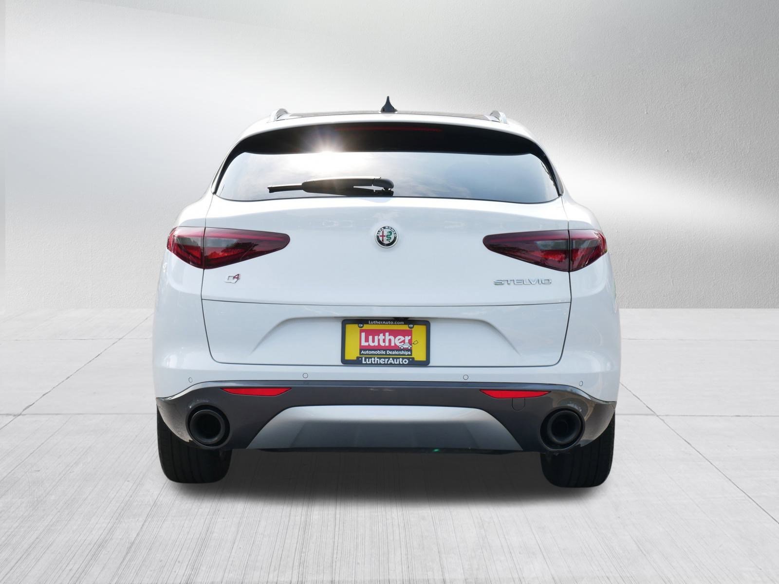 2023 Alfa Romeo Stelvio Ti photo 6