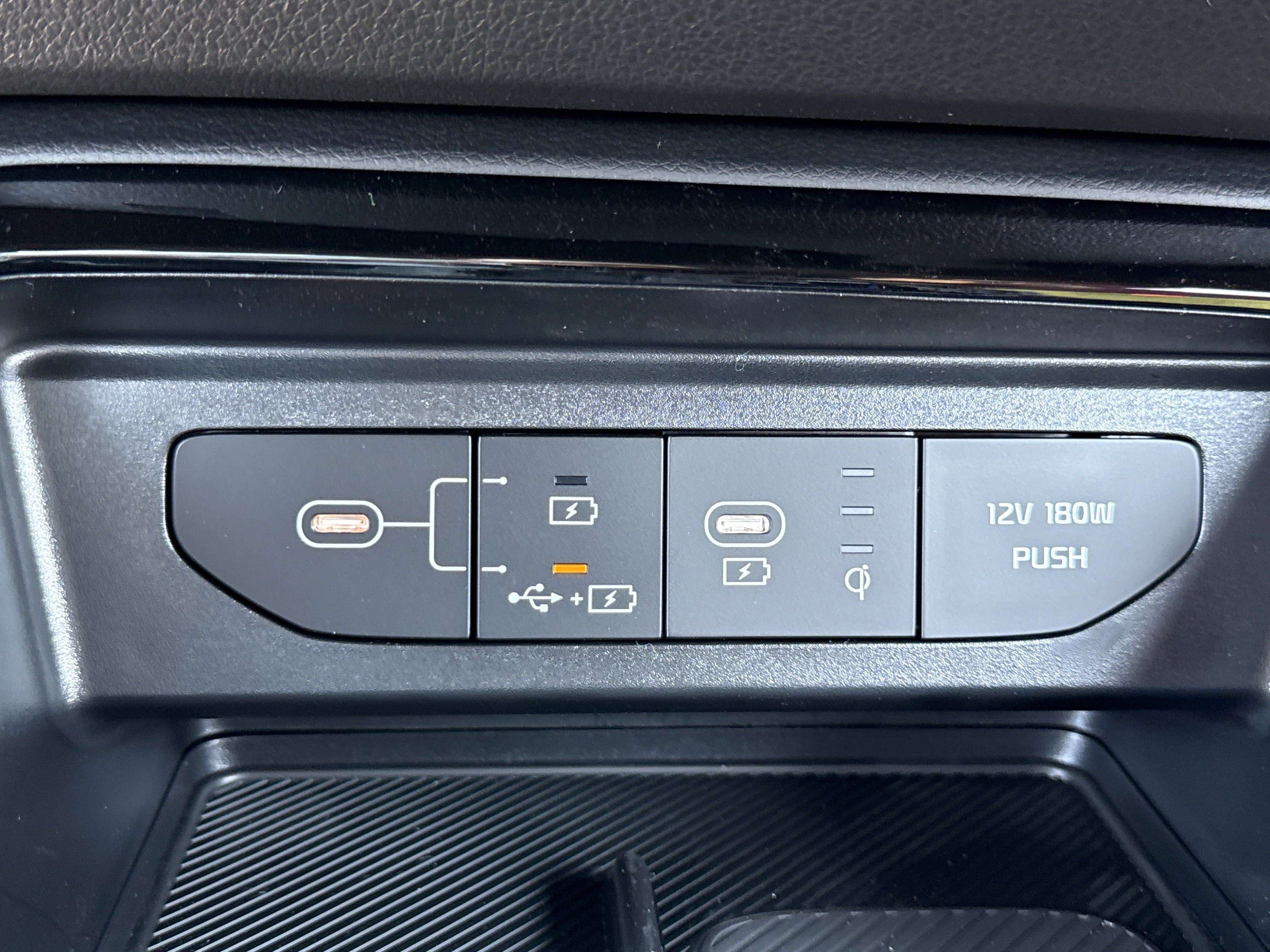 2026 Kia K5 GT-Line photo 4