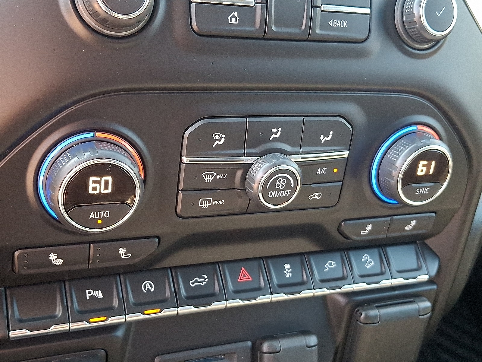 2020 Chevrolet Silverado 1500 LT photo 14