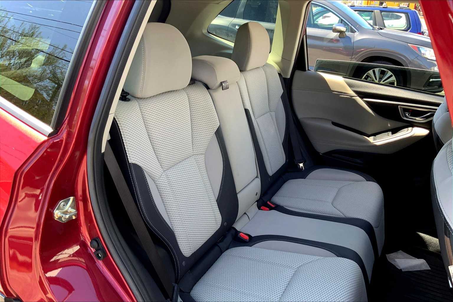 2020 Subaru Forester Premium photo 18