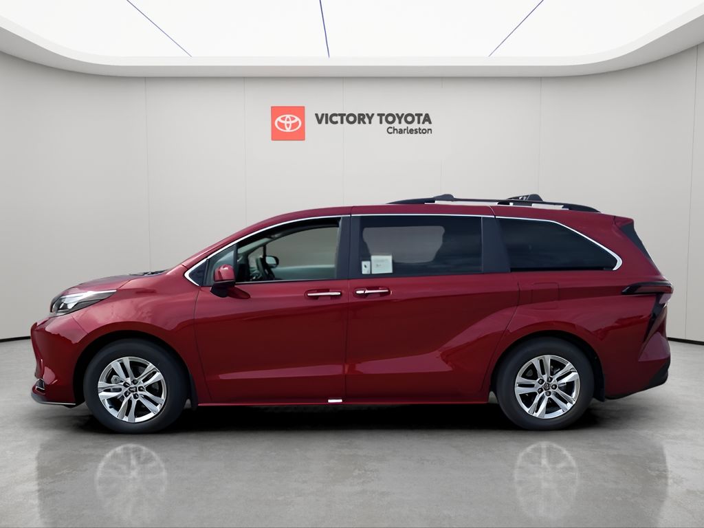 2025 Toyota Sienna XLE photo 7