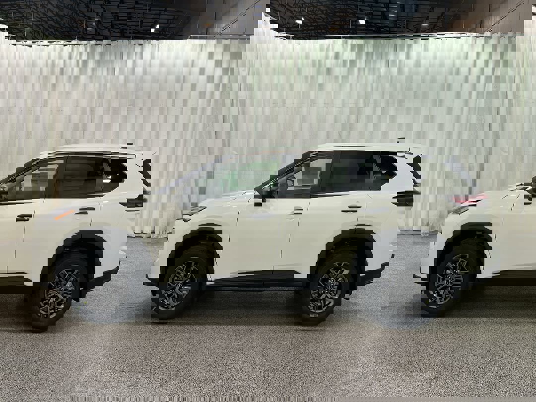 2026 Nissan Rogue S photo 3