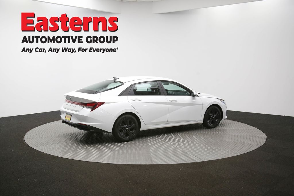 2022 Hyundai Elantra SEL Convenience photo 32