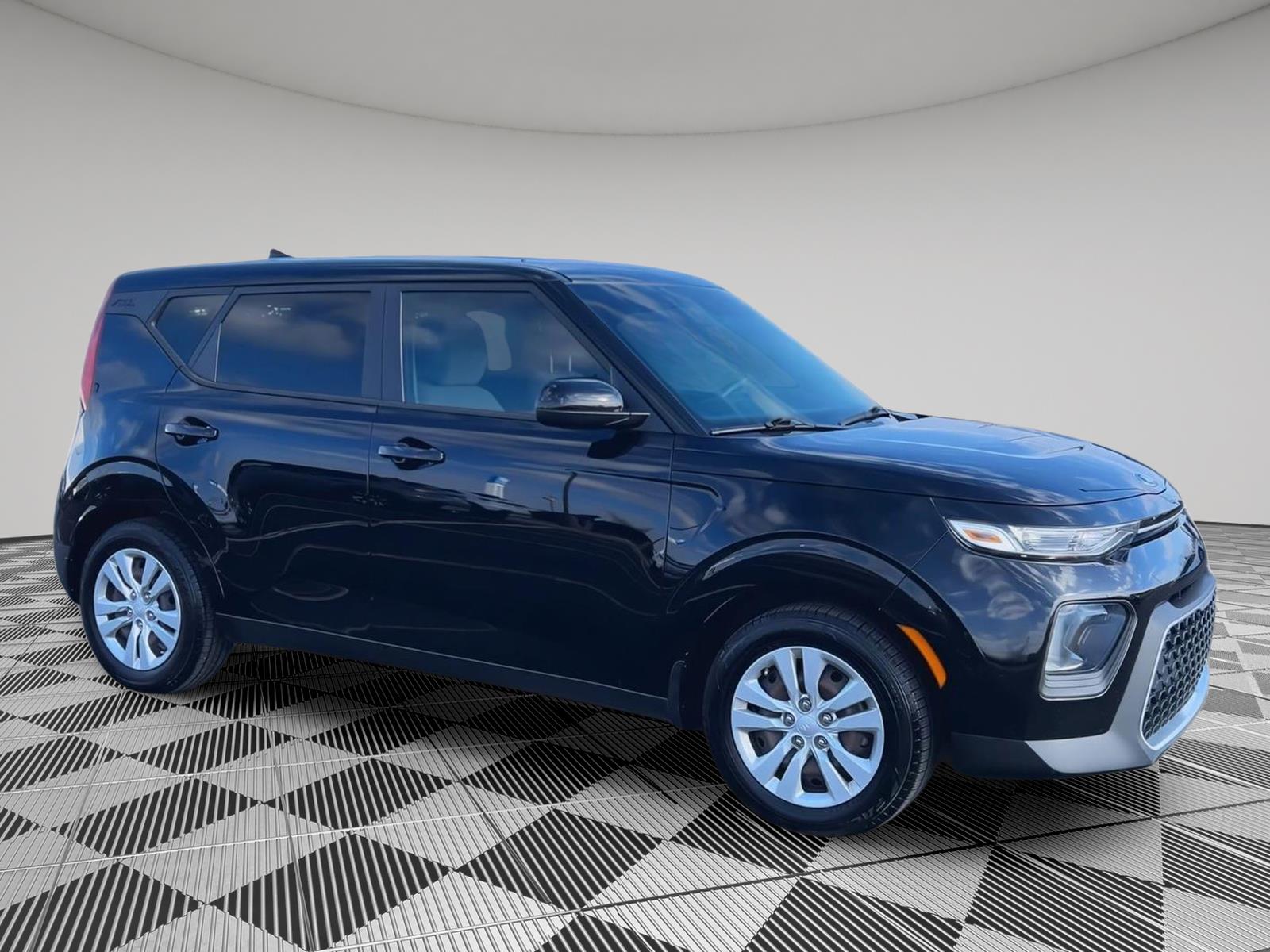 Used 2020 Kia Soul LX with VIN KNDJ23AU2L7700373 for sale in Kansas City