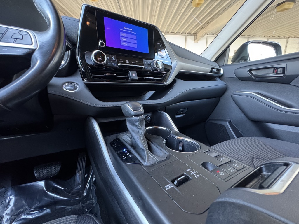 2023 Toyota Highlander L photo 21