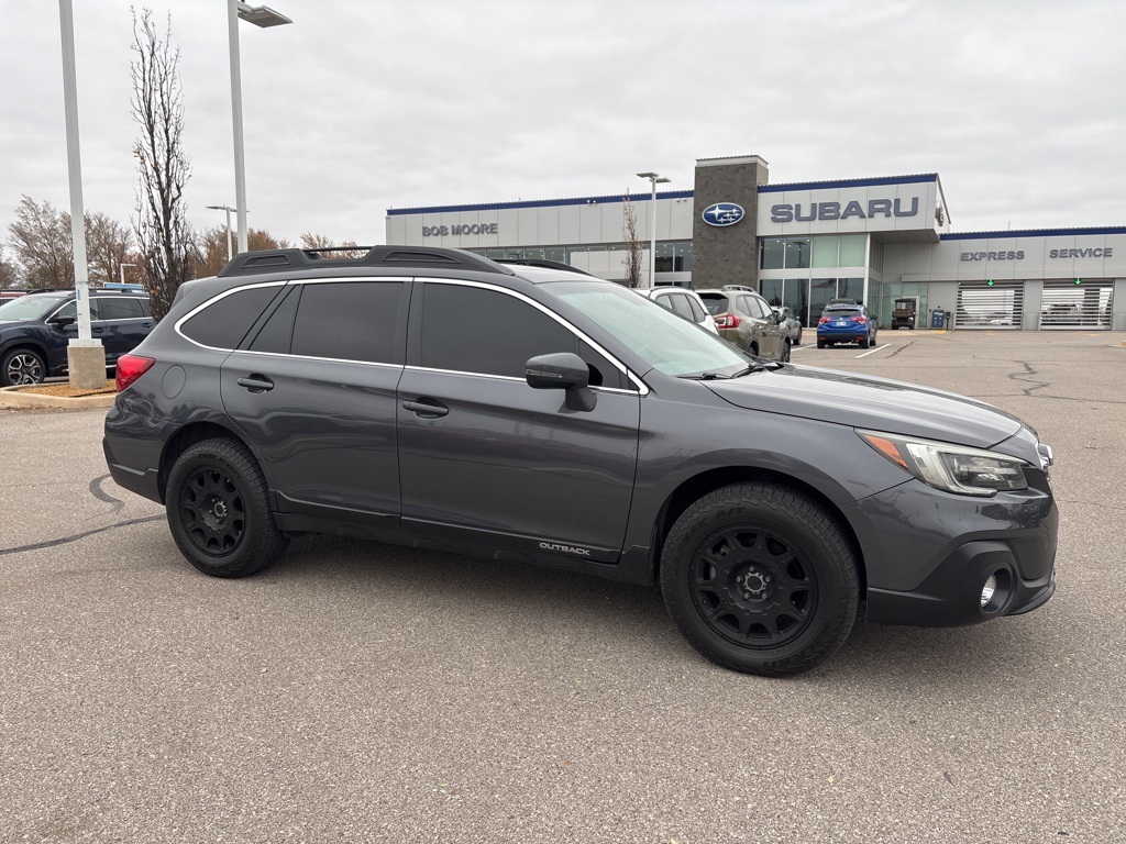 2018 Subaru Outback Limited's photo