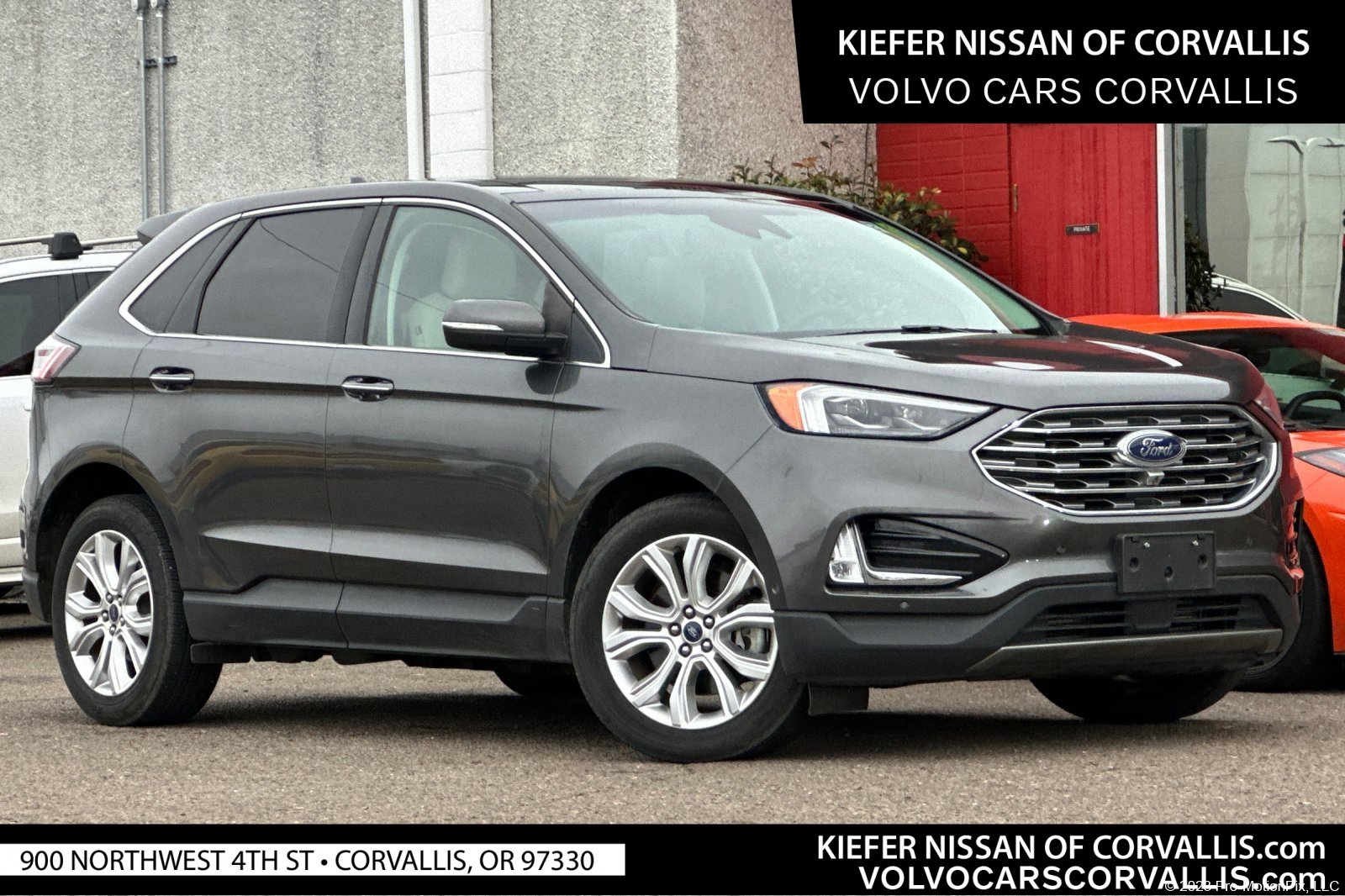2020 Ford Edge Titanium's photo