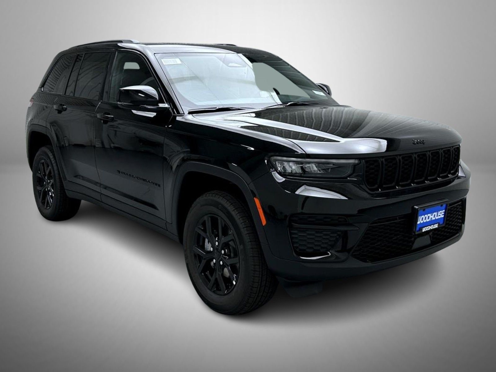 2025 Jeep Grand Cherokee Laredo Altitude photo 3