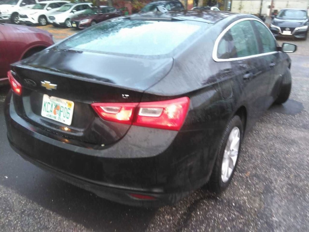 2023 Chevrolet Malibu 1LT photo 2