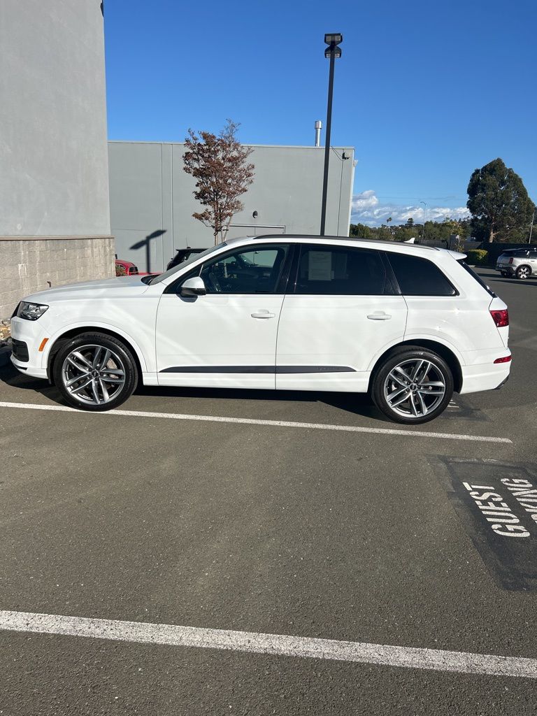 2018 Audi Q7 3.0T Prestige photo 2