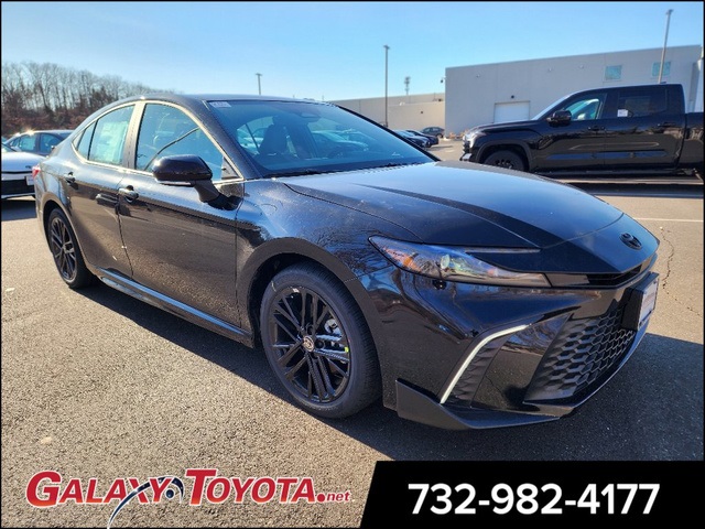 2026 Toyota Camry SE's photo