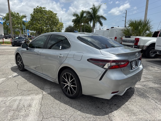 2024 Toyota Camry SE photo 10