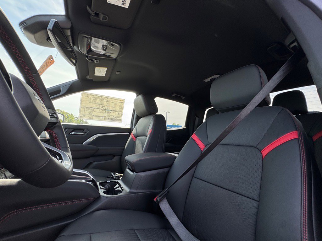 2025 Chevrolet Colorado Z71 photo 11