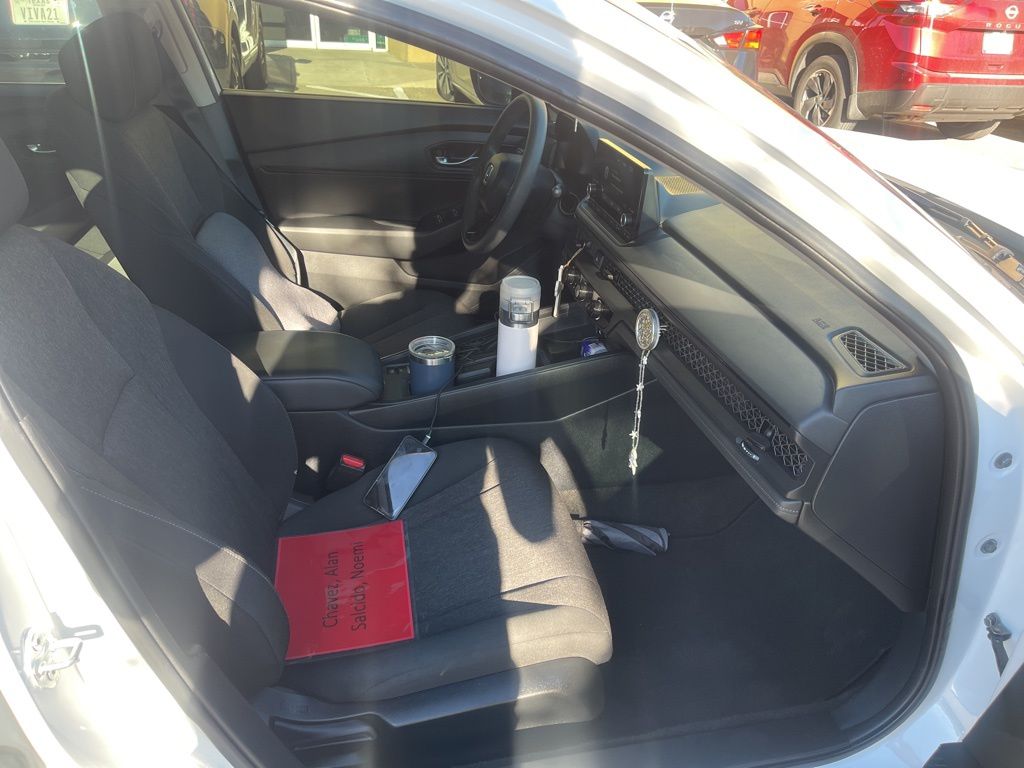 2023 Honda Accord LX photo 11