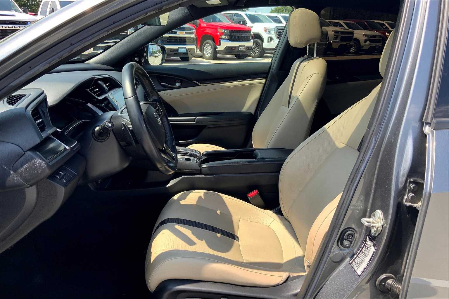 2020 Honda Civic Hatchback Sport Touring photo 7