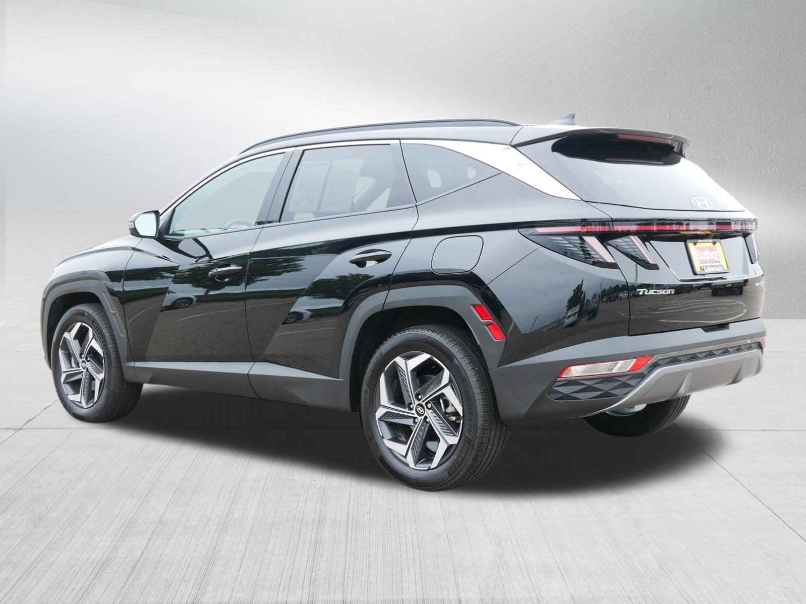 2024 Hyundai Tucson Hybrid Limited photo 2