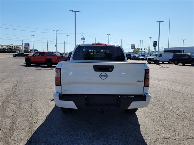 2025 Nissan Frontier SV photo 2