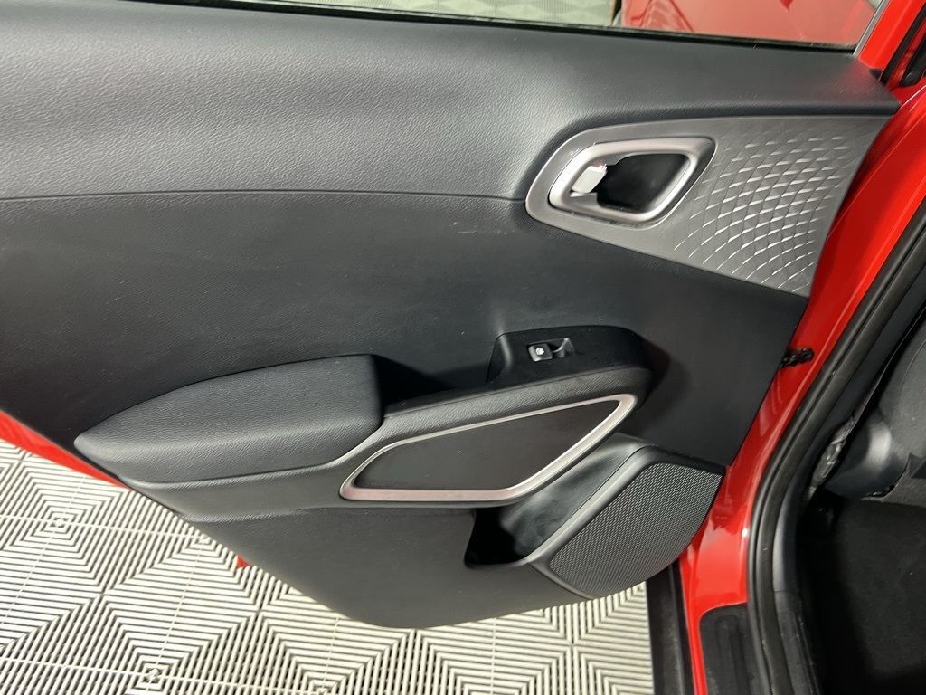 2023 Kia Soul LX photo 17