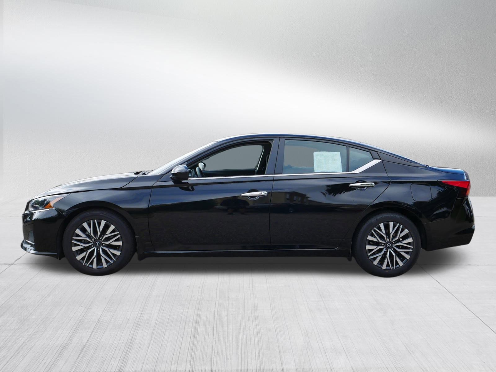 2023 Nissan Altima 2.5 SV photo 4