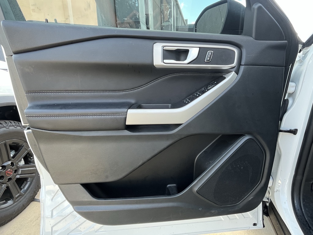 2024 Ford Explorer XLT photo 13