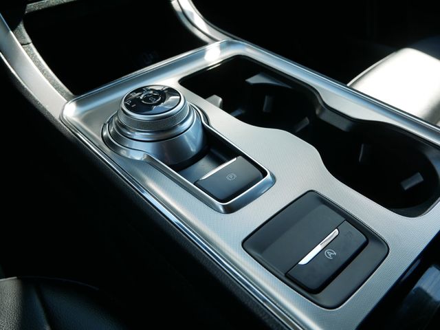 2022 Ford Edge SEL photo 12