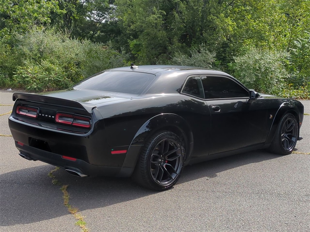 2022 Dodge Challenger R/T Scat Pack Widebody photo 4