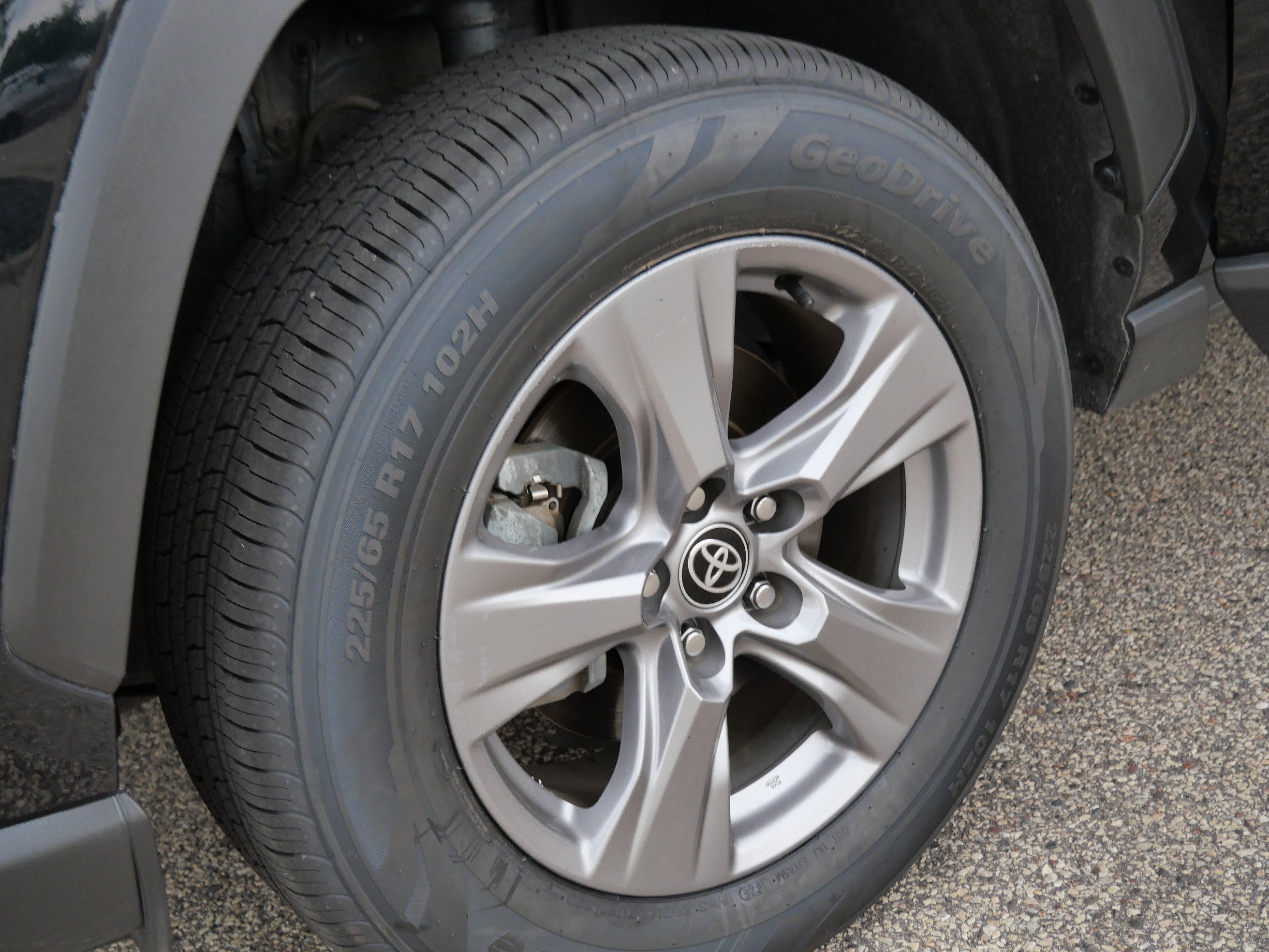 2023 Toyota RAV4 Hybrid XLE photo 14